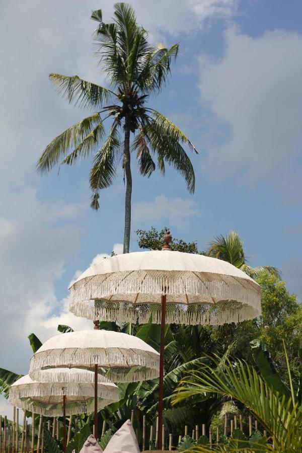 Suku Lifestyle Hotel & Villas Selong Belanak Exterior photo