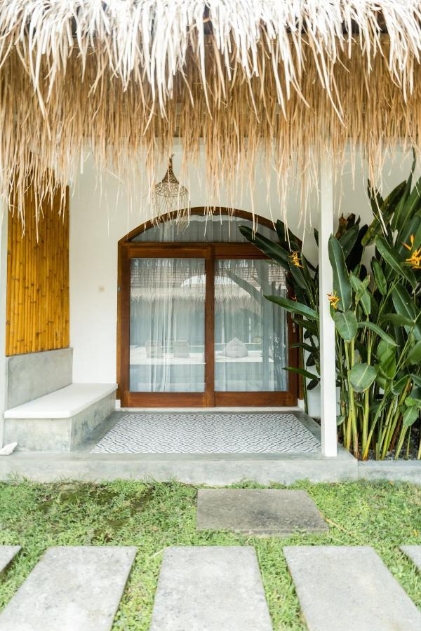 Suku Lifestyle Hotel & Villas Selong Belanak Exterior photo