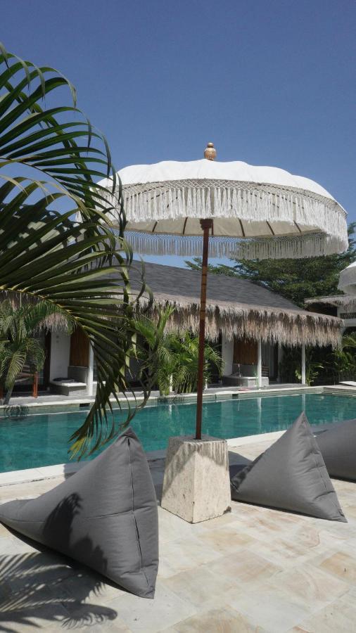 Suku Lifestyle Hotel & Villas Selong Belanak Exterior photo