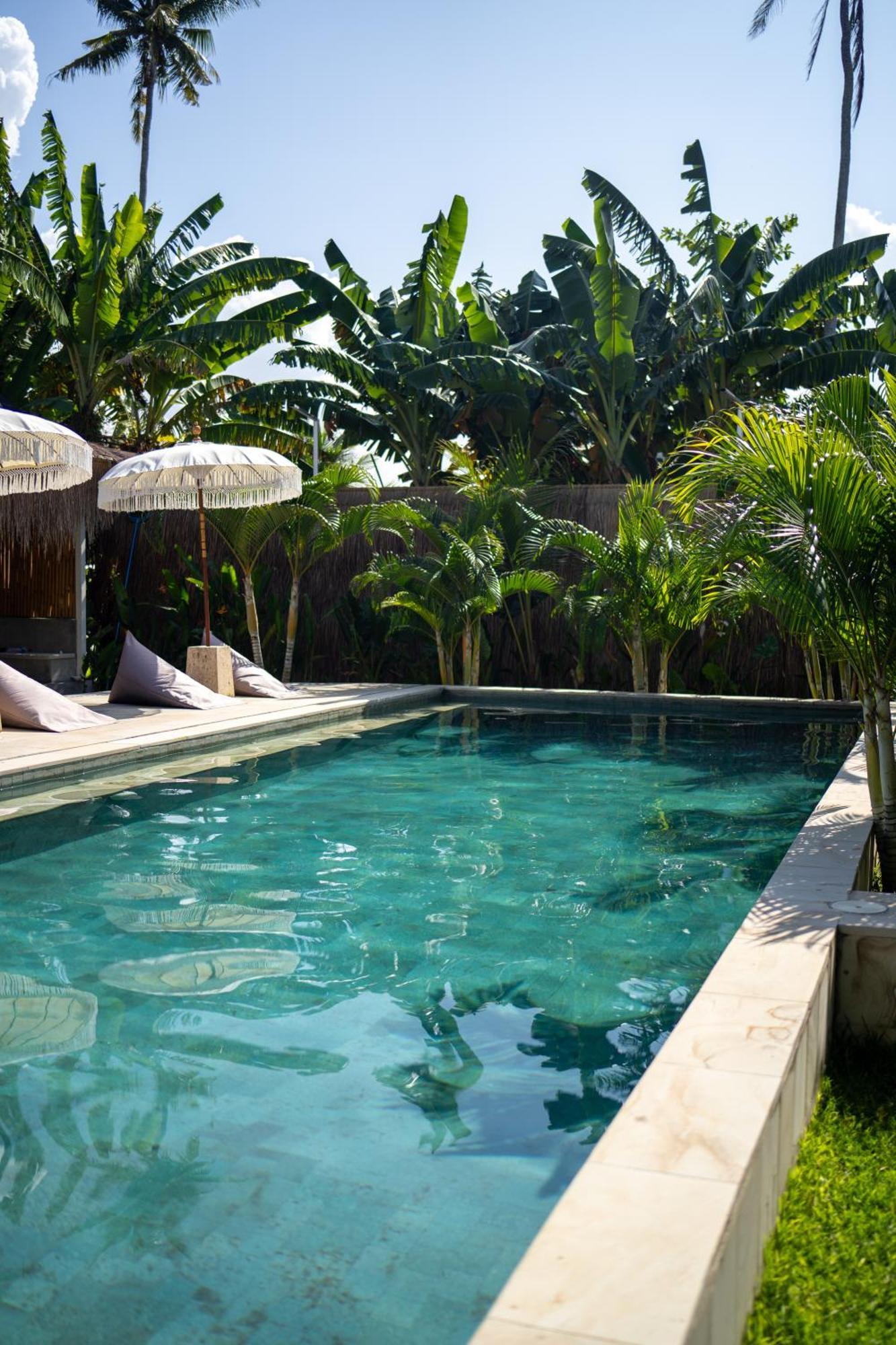 Suku Lifestyle Hotel & Villas Selong Belanak Exterior photo