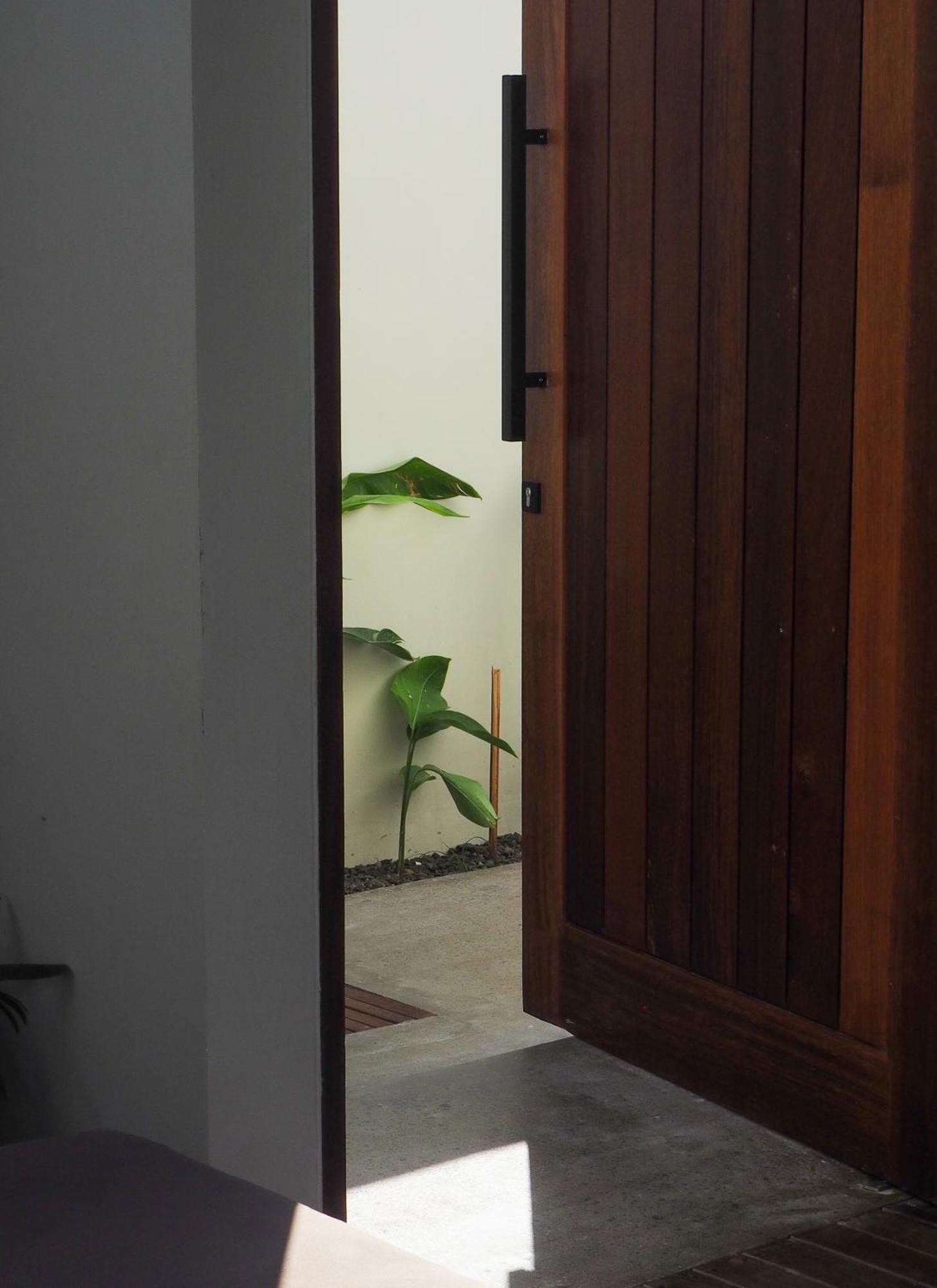 Suku Lifestyle Hotel & Villas Selong Belanak Exterior photo