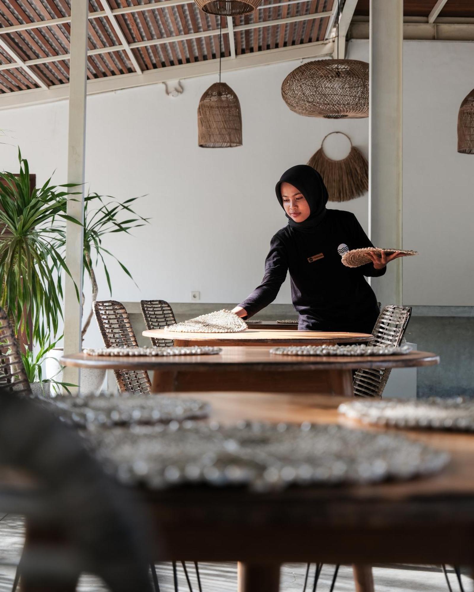 Suku Lifestyle Hotel & Villas Selong Belanak Exterior photo