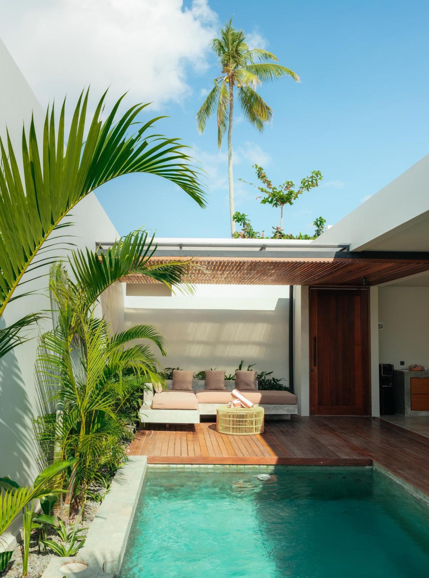 Suku Lifestyle Hotel & Villas Selong Belanak Exterior photo