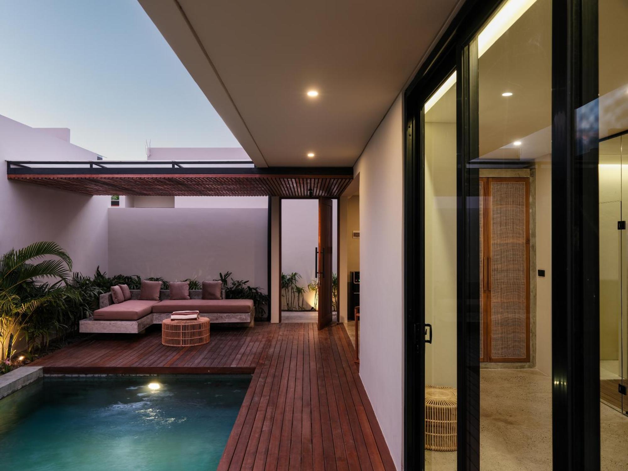 Suku Lifestyle Hotel & Villas Selong Belanak Exterior photo